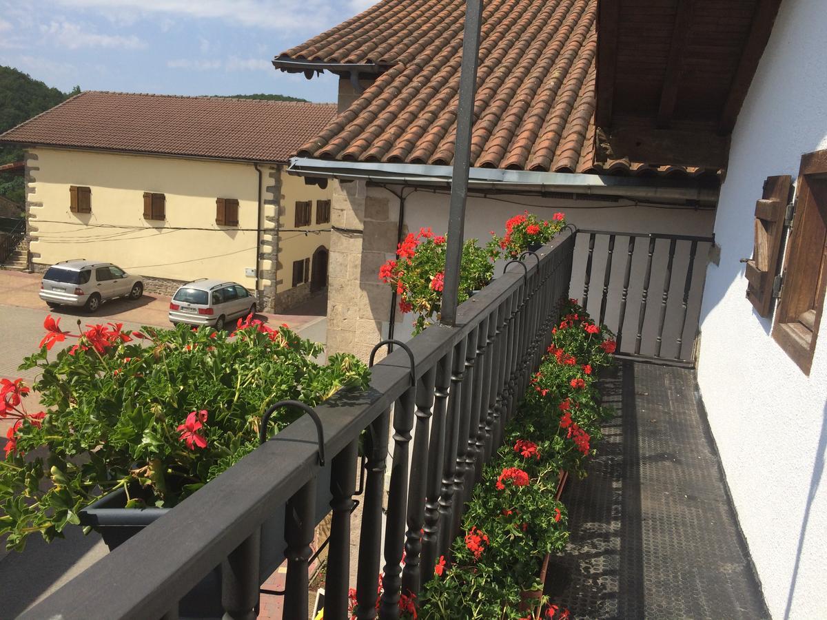 La Posada Nueva Viscarret-Guerendiain Exterior photo